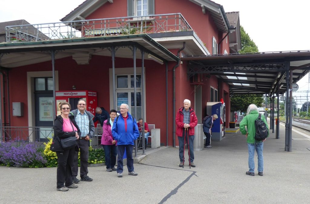 Warten auf den Heimwärts-Zug