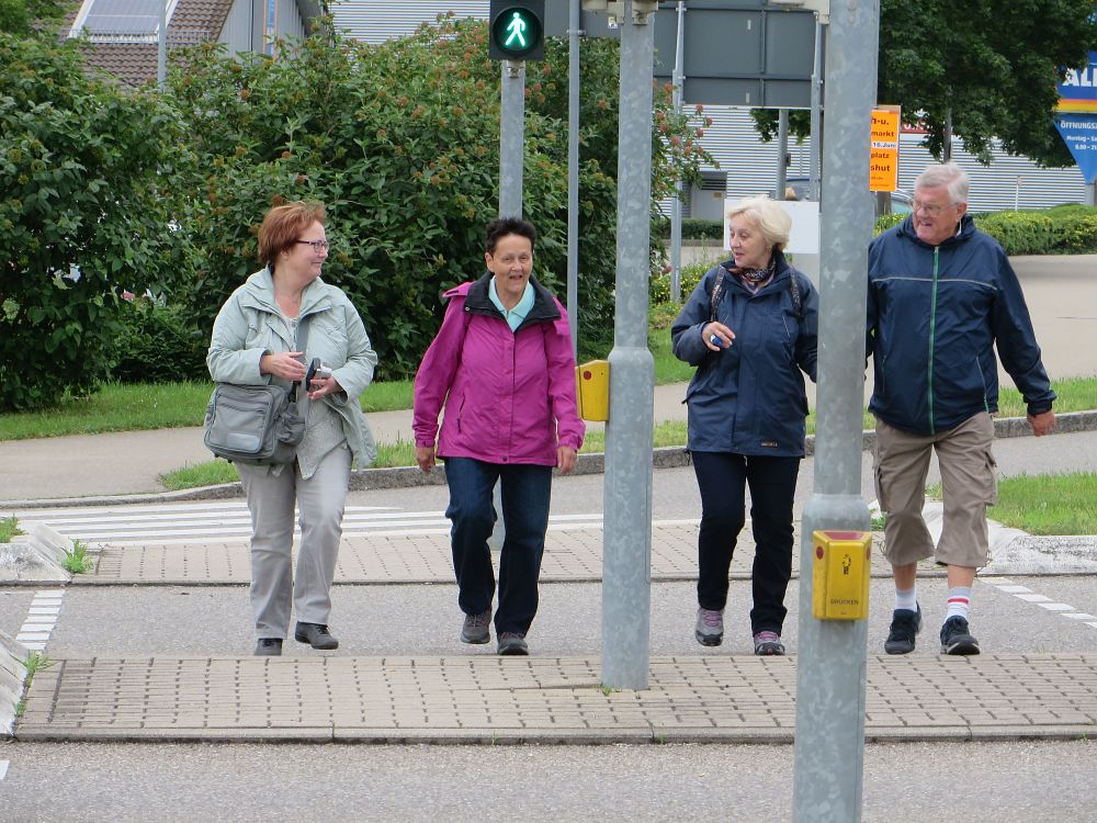 4 Unentwegte auf langer Landstrasse